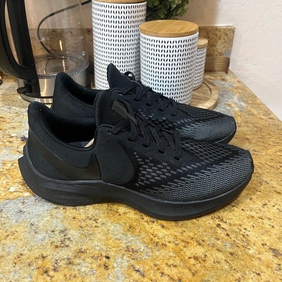 Nike Winflow size 7.5 - Picture 1 of 9